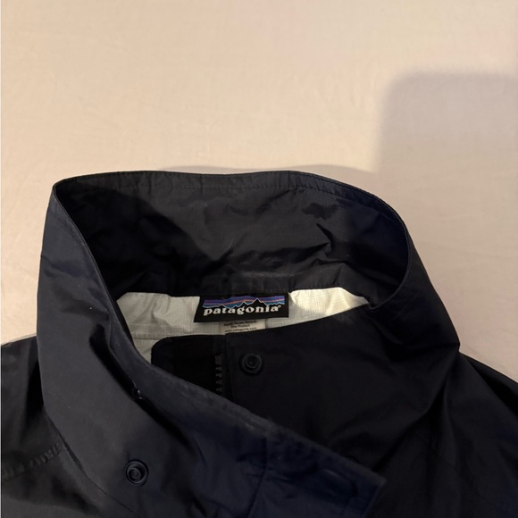 Patagonia Black Hooded Raincoat - Women’s Large - Picture 2 of 2